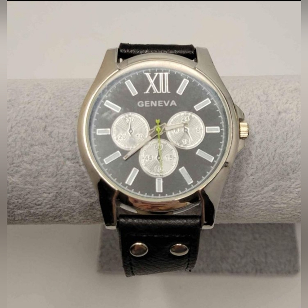 ▪︎Like New! Geneva Men's Watch
